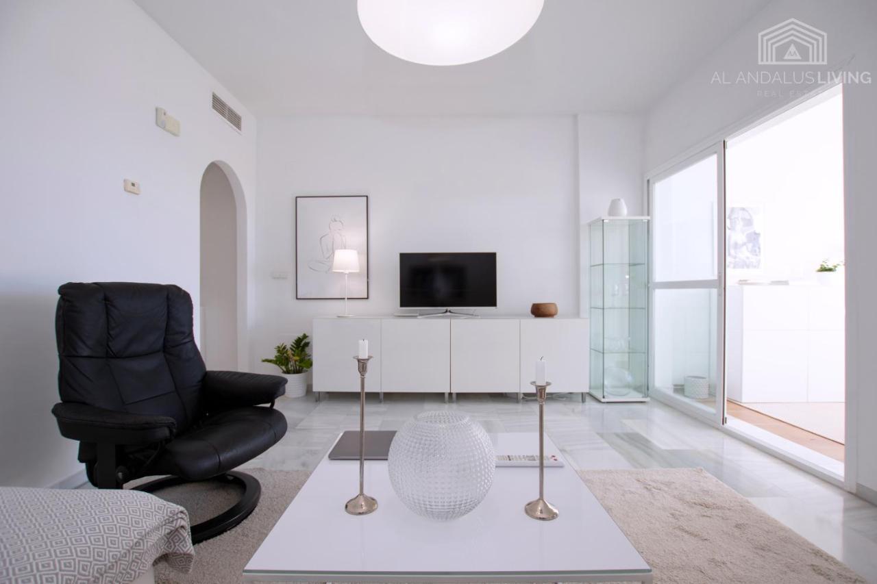 Scandinavian Style Apartment With Amazing Sea Views And South West Facing Sunny Terrace In Miraflores Walking Distance To The Beach! Málaga Dış mekan fotoğraf
